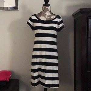 Banana Republic - Navy striped casual dress 👗